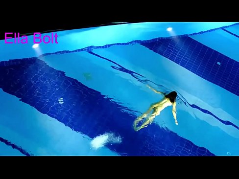 ❤️ Nu mă pot opri din privit, tânără blondă surprinsă înotând goală în piscina stațiunii ELLA BOLT ️❌   at ro.extraclasswork.ru ❌