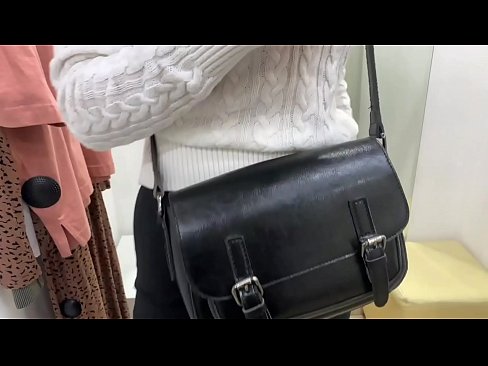 ❤️ Masturbarea în public a tinerei târfe FeralBerry cu un dildo în cabina de probă ️❌   at ro.extraclasswork.ru ❌